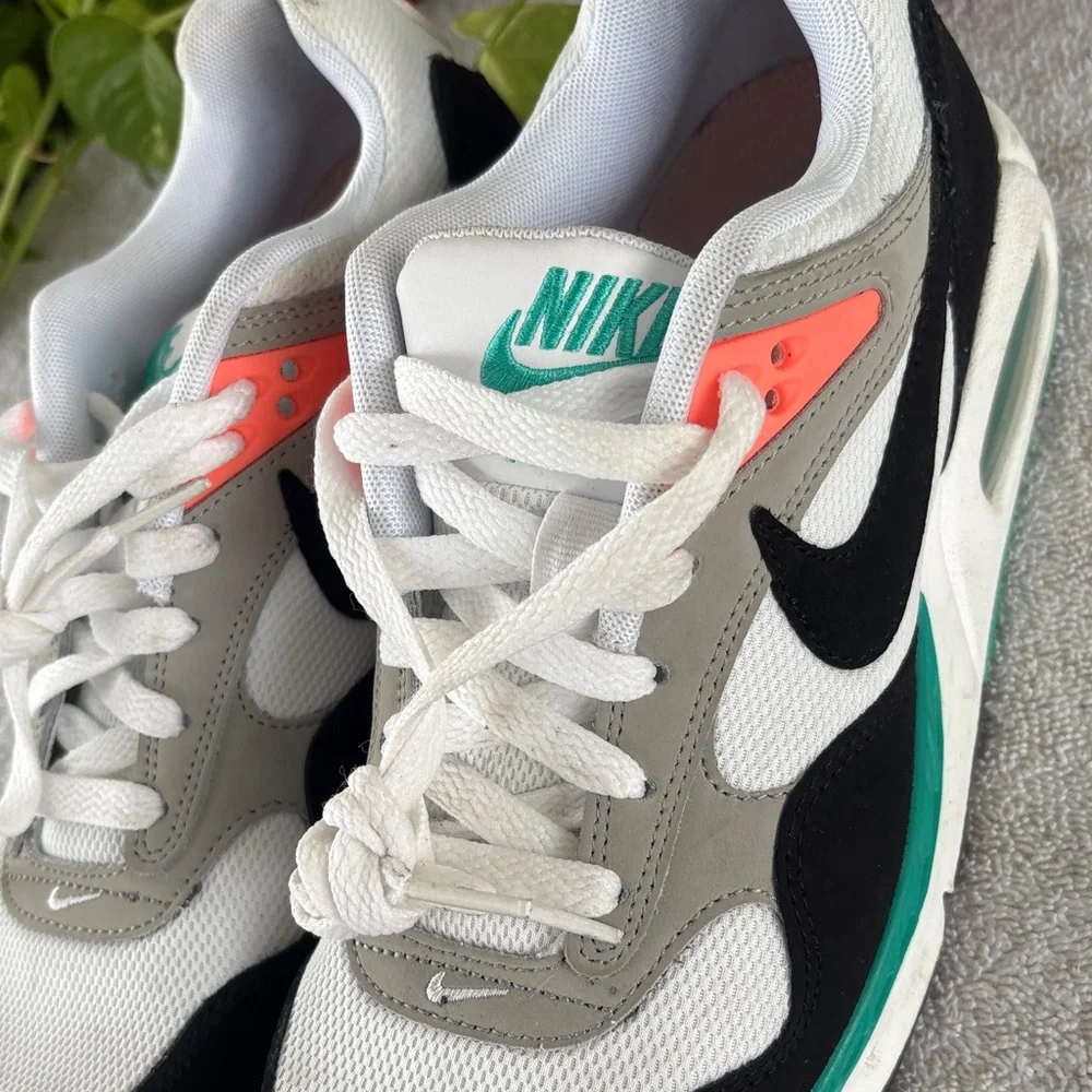 Nike White and Gray Sneakers with Black and Green Highlights - Picture 4 of 8